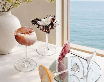 Engraved Seashell Wine Glasses, Coastal Goblet Cocktail Glass Cup,Martini Glasses,Beach Wedding/Bachelorette Party Gift