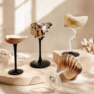 Seashell Wine Glasses, Classic Shell Martini Glasses, Wedding Anniversary Gift, Bridesmaid Favor, Birthday Gift, Bachelorette Party Gift