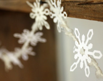 Snowflake Garland - Paper, winter home decor, holiday decor, snowflake decor, white paper garland, white winter decor