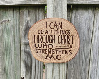 Arte en rodajas de madera grabadas - Versículo bíblico Filipenses 4:13, decoración cristiana para pared
