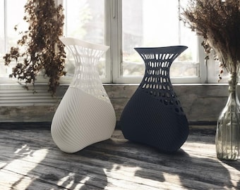 Minimalist Black/White Vase for Dried Flowers – Modern Home Decor Gift | Minimalist Home Gift | Gift For Flower Lover | Dried Flower Decor