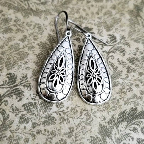 Filigree teardrop earrings clearance