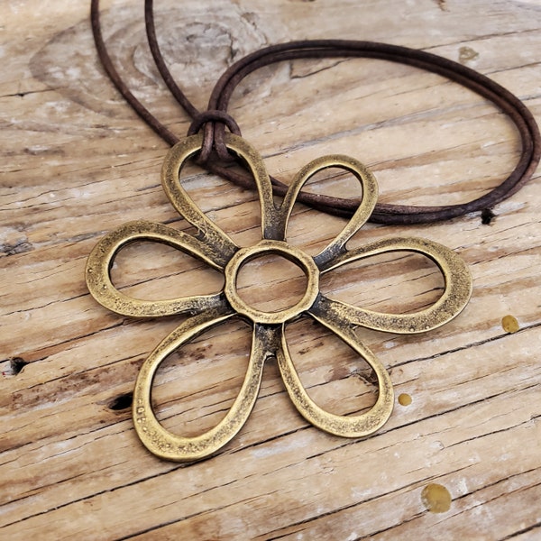 Boho Bronze Blumen Anhänger: Lange Espresso Braun Leder Schnur, Verstellbar