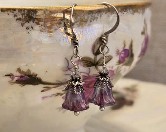 Czeskie szklane kolczyki z liliami, antyczne srebrne kwiatowe krople