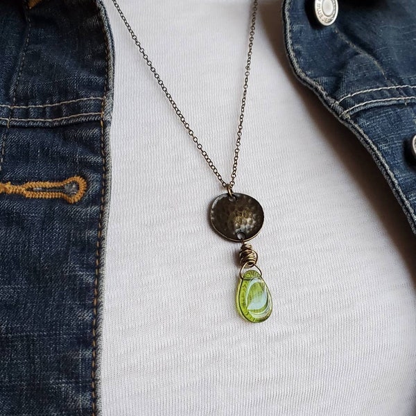 Olive Böhmische Glas Anhänger Halskette: Antikmessing Boho Wire Wrap Schmuck