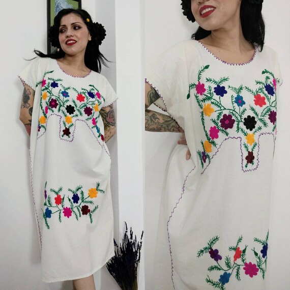 Vintage 1970s White Cotton Oaxacan Hand EMBROIDERE
