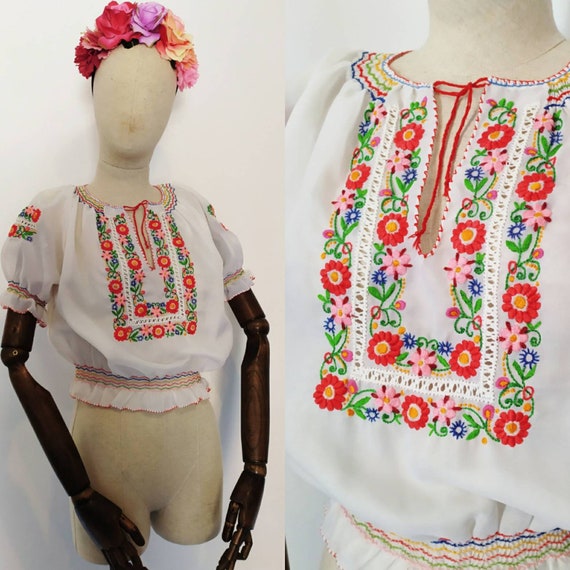 1960s does 1930s Hungarian Embroidered Peasant Blo