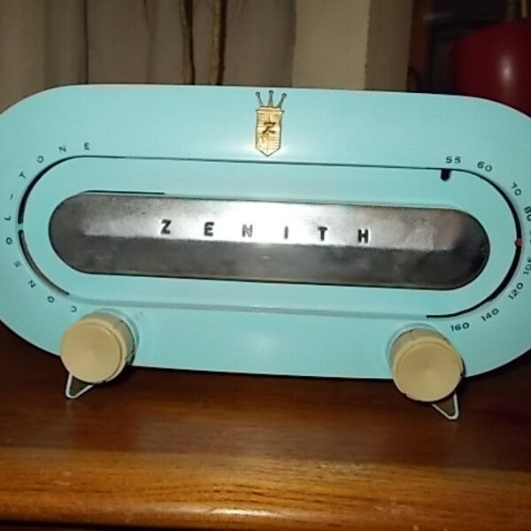 1940's Mid Mod Turquoise Bakelite Zenith Console Tone AM Radio