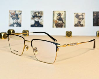 Titan Brillenfassungen Unisex Rechteckige optische Gläser, Vintage Retro, Schwarz Gold, Geschenkset, Verschreibungsfertig