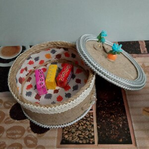 amazing Eco-Friendly Natural round/cylindrical jute jewelry storage box made of jute rope Basket/Wicker/Storage Box