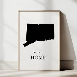 Peut inclure: Ensemble de trois vases en céramique de hauteurs et formes variées. Les vases sont recouverts d'une finition blanche mate, offrant une esthétique minimaliste. Le vase le plus haut mesure environ 25 cm.