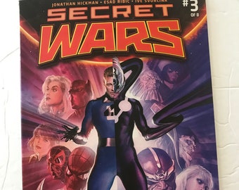 Secret Wars 3 - Highly Sought God Emperor Doom Issue  (VF/NM Jonathan Hickman, Kang Dynasty, Dr Doom, Fantastic Four, Avengers)