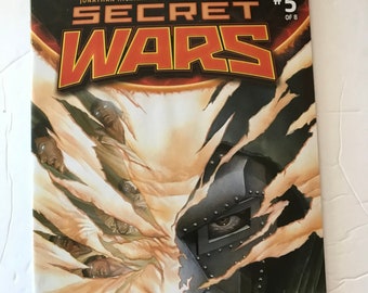 Secret Wars 5  - Deadpool and Wolverine (VF/NM, First Print, Miles Morales, Thanos, Jonathan Hickman, Dr Doom, Fantastic Four, Avengers)