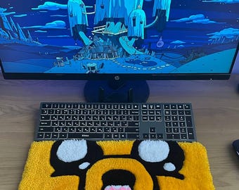Tufted Desk Mat – Jake the Dog Rug – Adventure Time Keyboard Pad – Cute Handmade Gift – Bright Yellow Desk Decor (43x18cm / 17x7in)