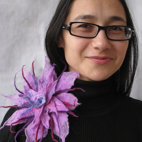 A felt brooch chrysanthemum