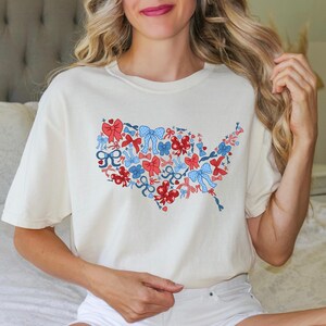 Carte des Etats-Unis Girly Coquette T-shirt patriotique Cadeau fête de l'indépendance pour elle Jolie chemise avec noeud du 4 juillet pour femme Chemise cadeau pour elle Couleur confort