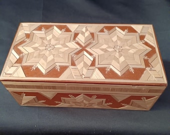 Vintage box. Inlaid pattern