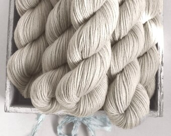 PALE STONE soft gray neutral DK 100% Cashmere yarn 55g  199yd marble clay frost