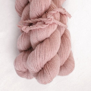 ANTIQUE ROSE  100% Cashmere lace weight Yarn  55g  448yd