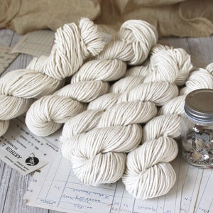 CREAM  100% Cashmere Yarn  Aran  55g  100yd ivory