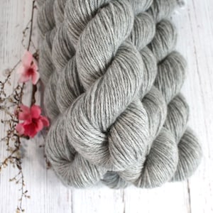 HEATHER GRAY DK 100% Cashmere yarn 55g  199yd