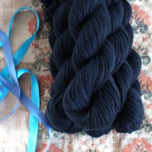 DARK NAVY  Cashmere 100%  yarn  DK  55g  199yd