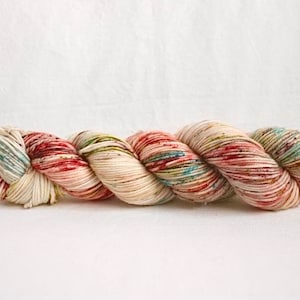 Classic DK, Tea Cakes, 100g 231 yards