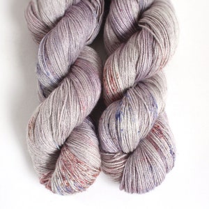 TEAROOM baby alpaca, silk, cashmere 3 ply, Trina, natural pale heather gray base yarn