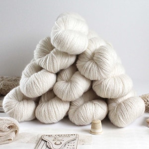 Cream, 100% Cashmere Yarn lace weight  55g  448yd