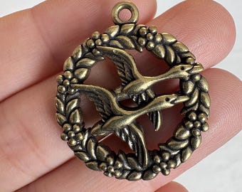 Vintage Brass Double Swallow Pendant, Retro Love Birds Charm, Antique Flying Swallows Jewelry Making Supplies