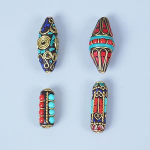 Cuentas de latón con incrustaciones de coral turquesa de estilo tibetano hechas a mano para la fabricación de joyas