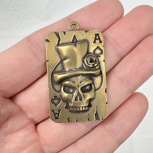 Skull Spade Pendant - Etsy