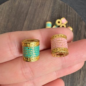 Tajskie koraliki cylindryczne z mantrą pięciu elementów, pastelowe emaliowane i pozłacane koraliki dystansowe