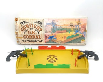 Tiroteo en O.K. Corral Game, 1973 Ideal Toy Corp. Wild West Cowboy Dual Game, Galería de tiro, Navidad retro