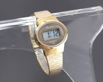Vintage Women's Lady's Watch BULOVA N7 Quartz LCD Digital Gold Tone Clasp Retro Jewelry Made in Japan WORKING