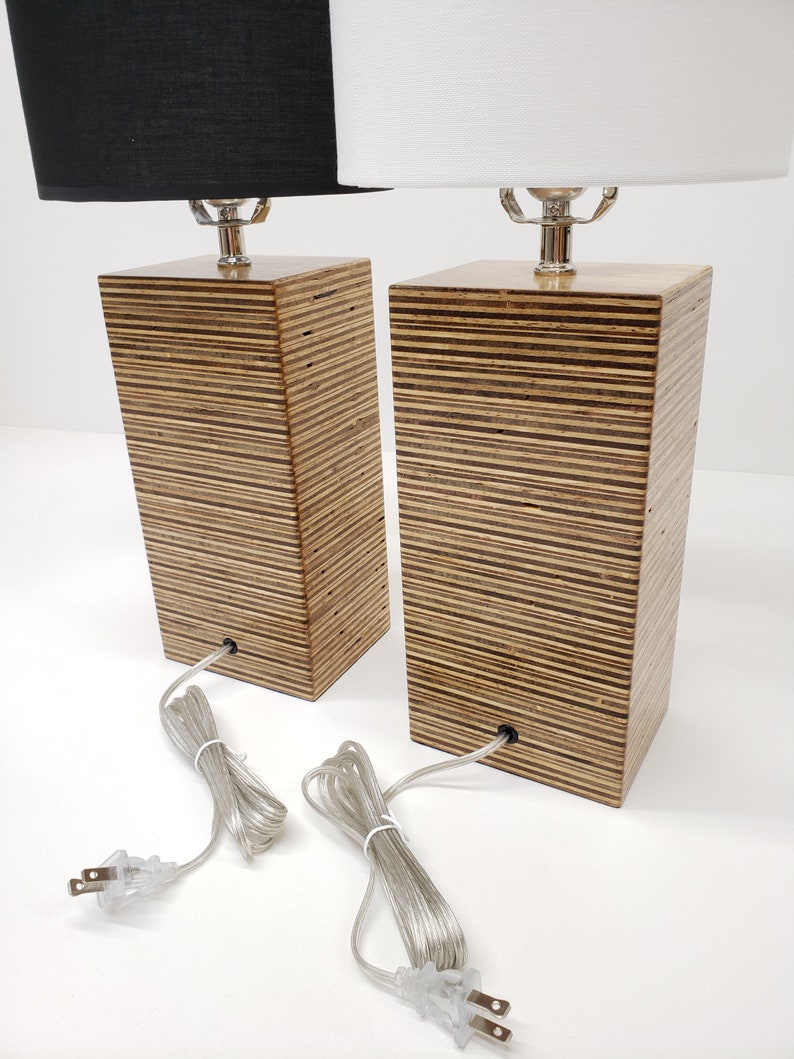 Lámpara de madera contrachapada de nogal mediana hecha a mano imagen 8