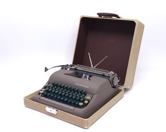 Typewriter 1950 Smith Corona Sterling - With Case - Gorgeous Working Machine