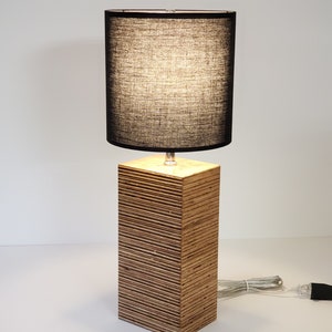 Lámpara de madera contrachapada de nogal mediana hecha a mano imagen 10