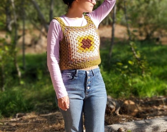 Olive Crocheted Grandma Square Top- Gilet