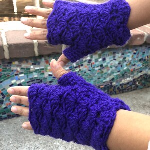 Adriana Gloves Pattern for Fingerless Crocheted Gloves image 4