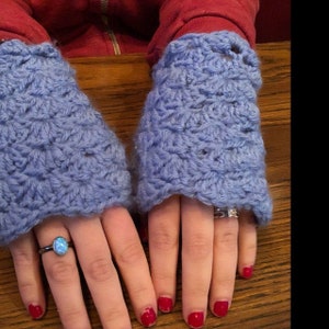 Adriana Gloves Pattern for Fingerless Crocheted Gloves image 3