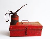 Lista reservada Del, caja de herramientas de Metal rojo, oxidada caja de herramientas, lata de almacenamiento de información, arte fuente, caja de almacenamiento apenado, rústico Industrial,