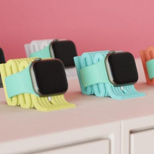 Magnetic Charging Stand for Apple Watch & Pixel Watch 2/3 – Wavy Modern Design