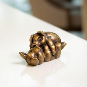 Brass Pig and Piglet Figurine – Handmade Mini Animal Sculpture for Cute Home Decor and Gift