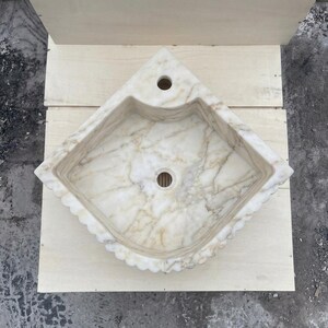 Calacatta Gold Marble fluted vessel sink — bird's eye view (photo 17)