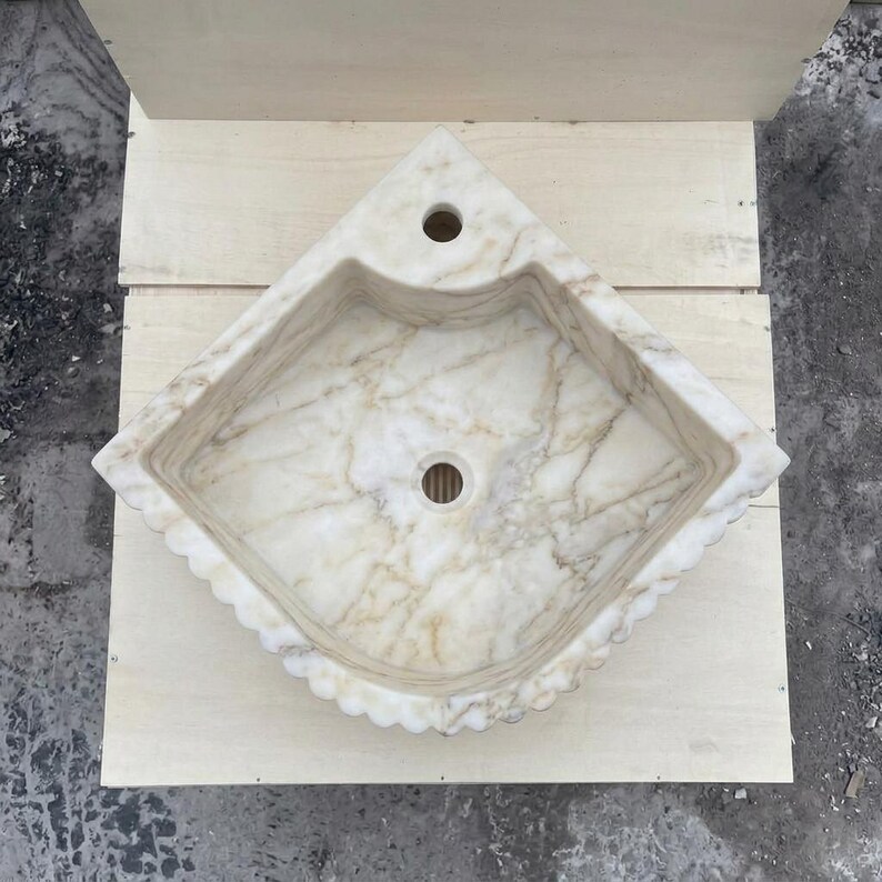 Calacatta Gold Marble fluted vessel sink — bird's eye view (photo 17)
