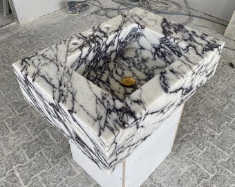 Calacatta Viola-marmeren wastafel voor wandmontage, op maat gemaakte wastafel voor wandmontage