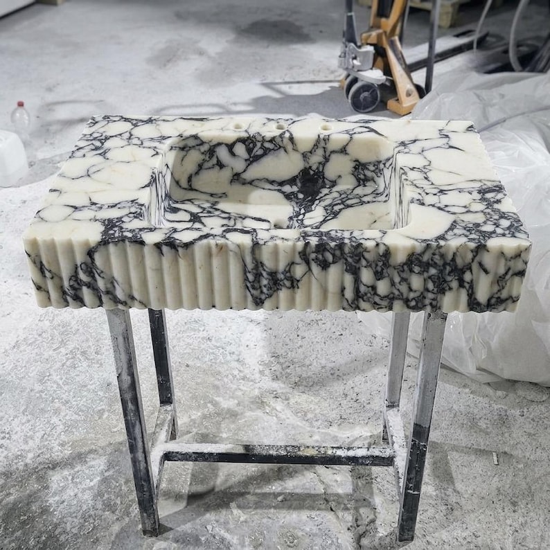 Calacatta Viola Marble wall mount sink — front view (photo 2)