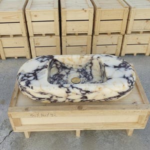 Calacatta Viola Marble wall mount sink — front view (photo 12)