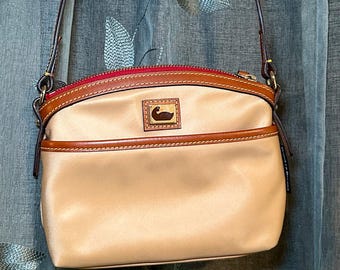 Dooney & Bourke Nylon Crossbody Bag | Late 1990s–Early 2000s | Tan and Chestnut | Red Zipper | Adjustable Strap | Classic Everyday Style